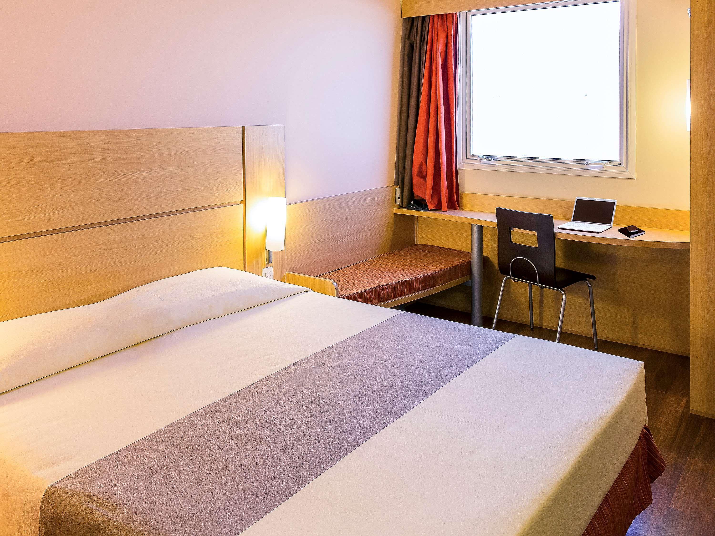 Готель Ibis Мосоро Екстер'єр фото