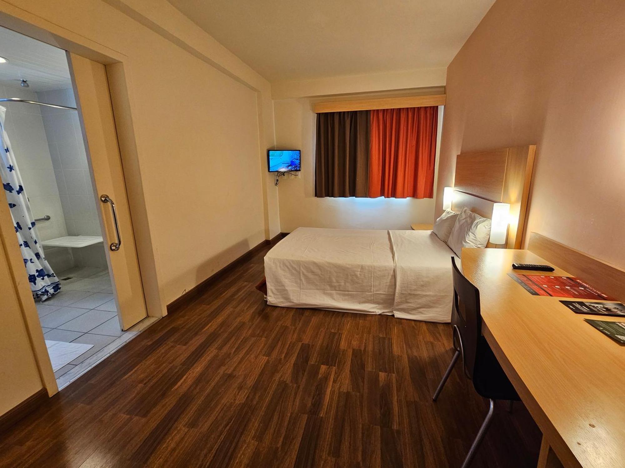 Готель Ibis Мосоро Екстер'єр фото